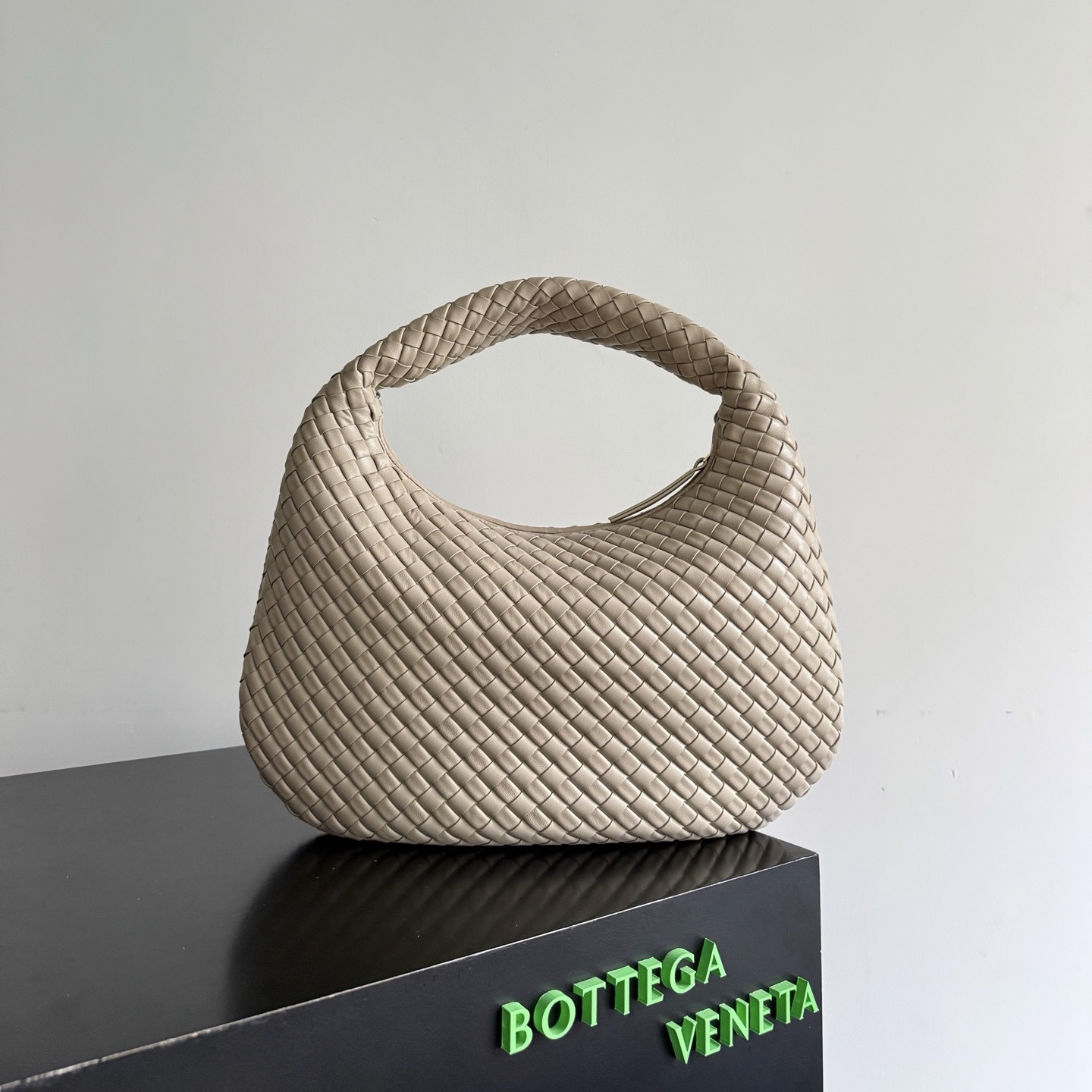 Khaki Intrecciato BV Veneta hobo shoulder bag