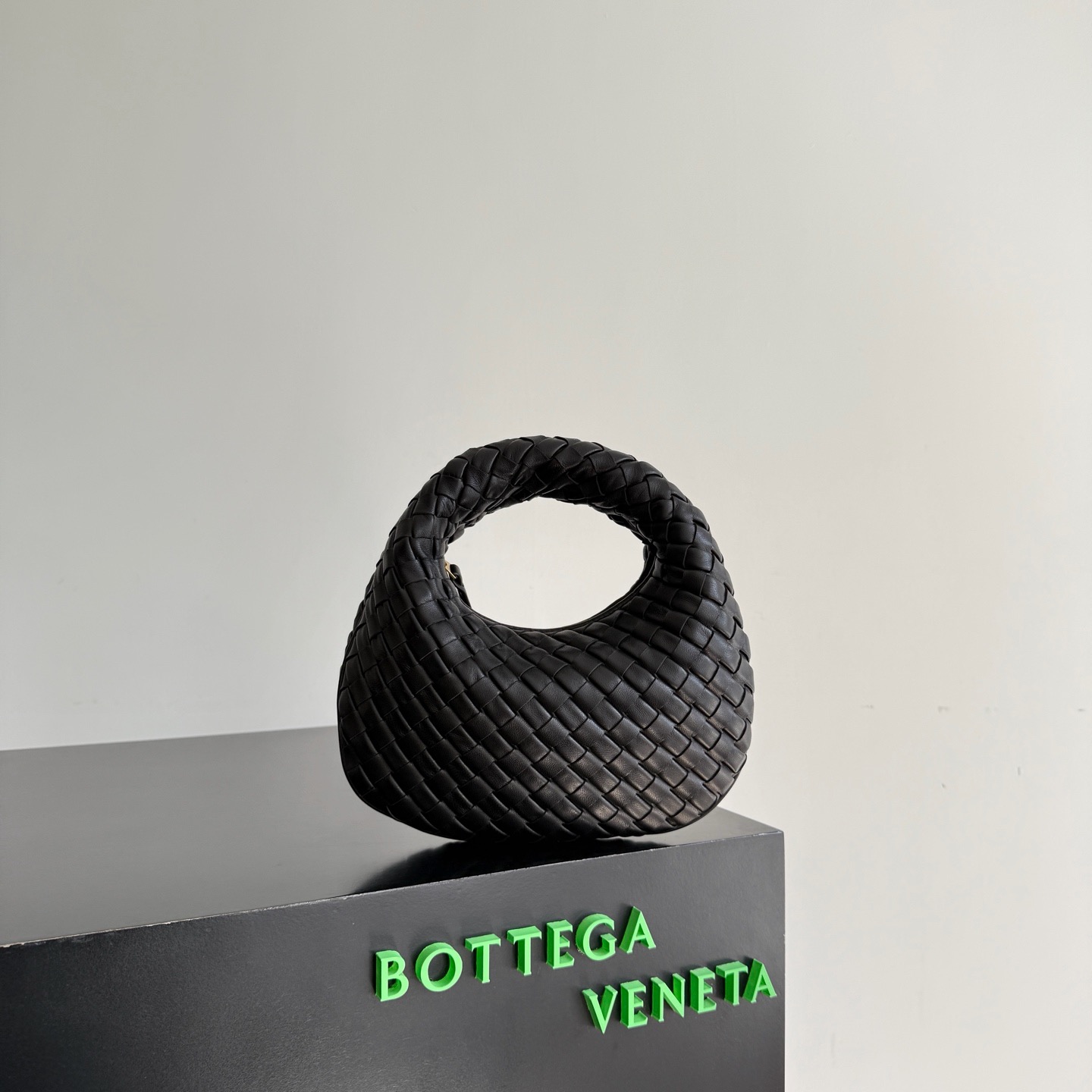 Black Intrecciato woven BV mini Veneta handbag