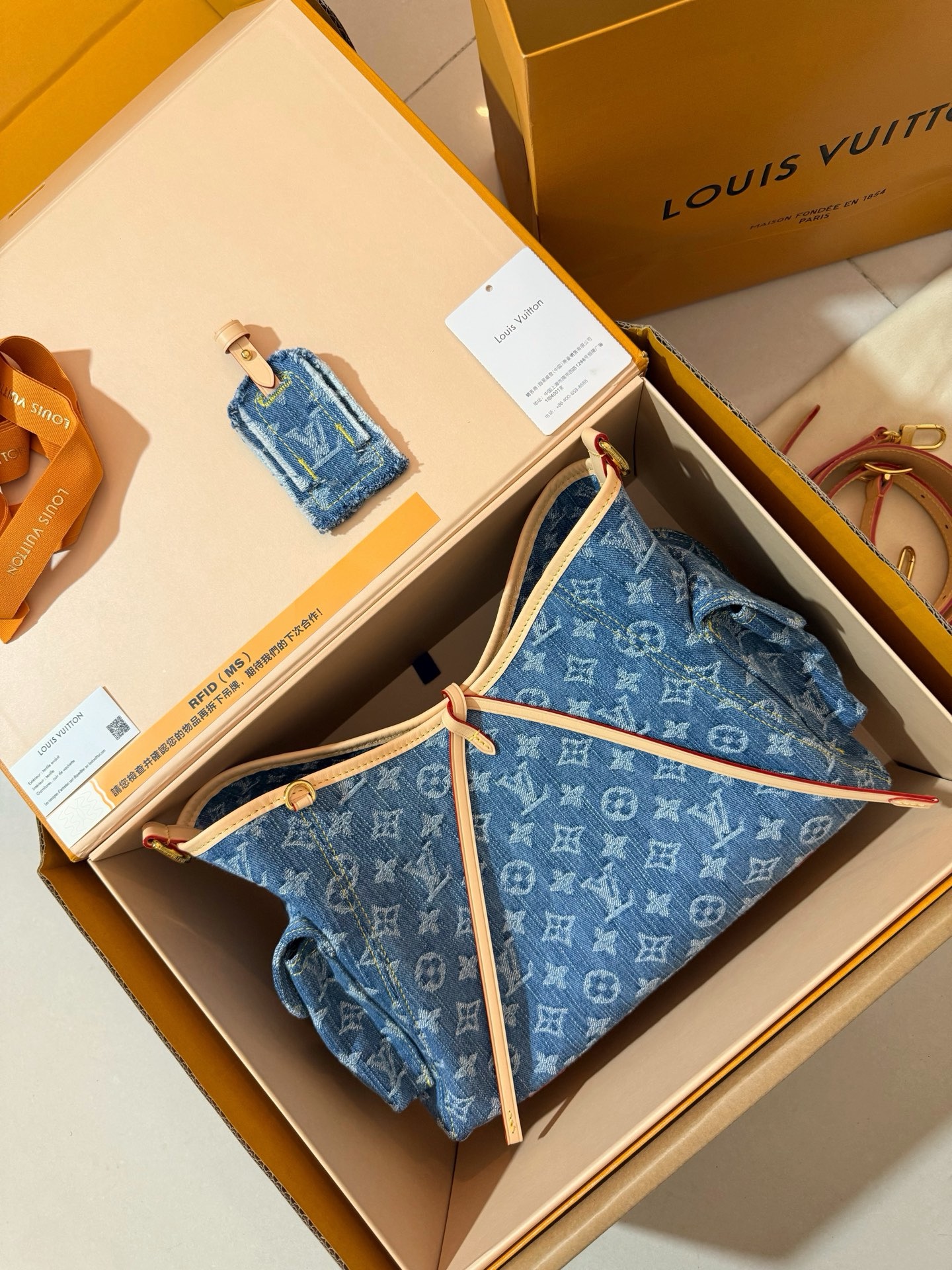 LV M28287 bleu denim Carryall Cargo small shoulder bag