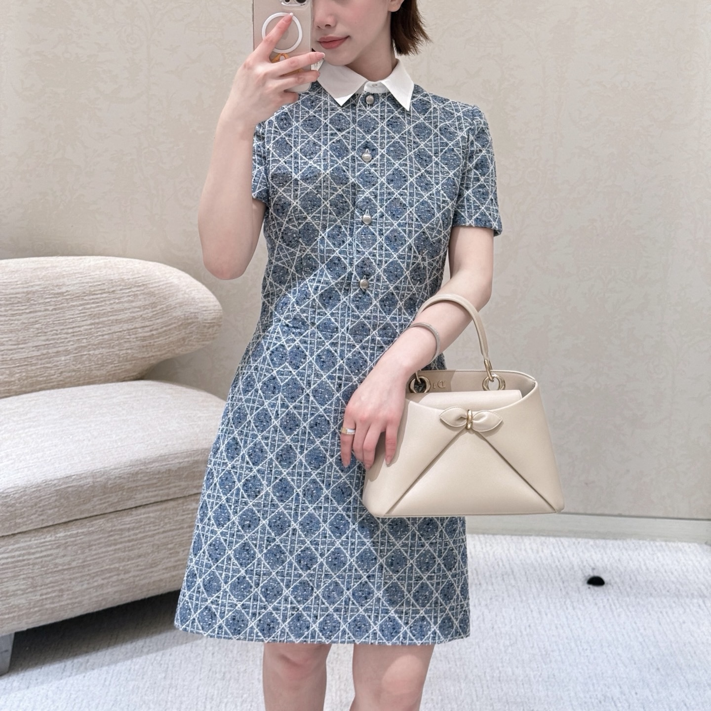 Real wearing photos of Dior Cigale milk tea calfskin origami handbag
