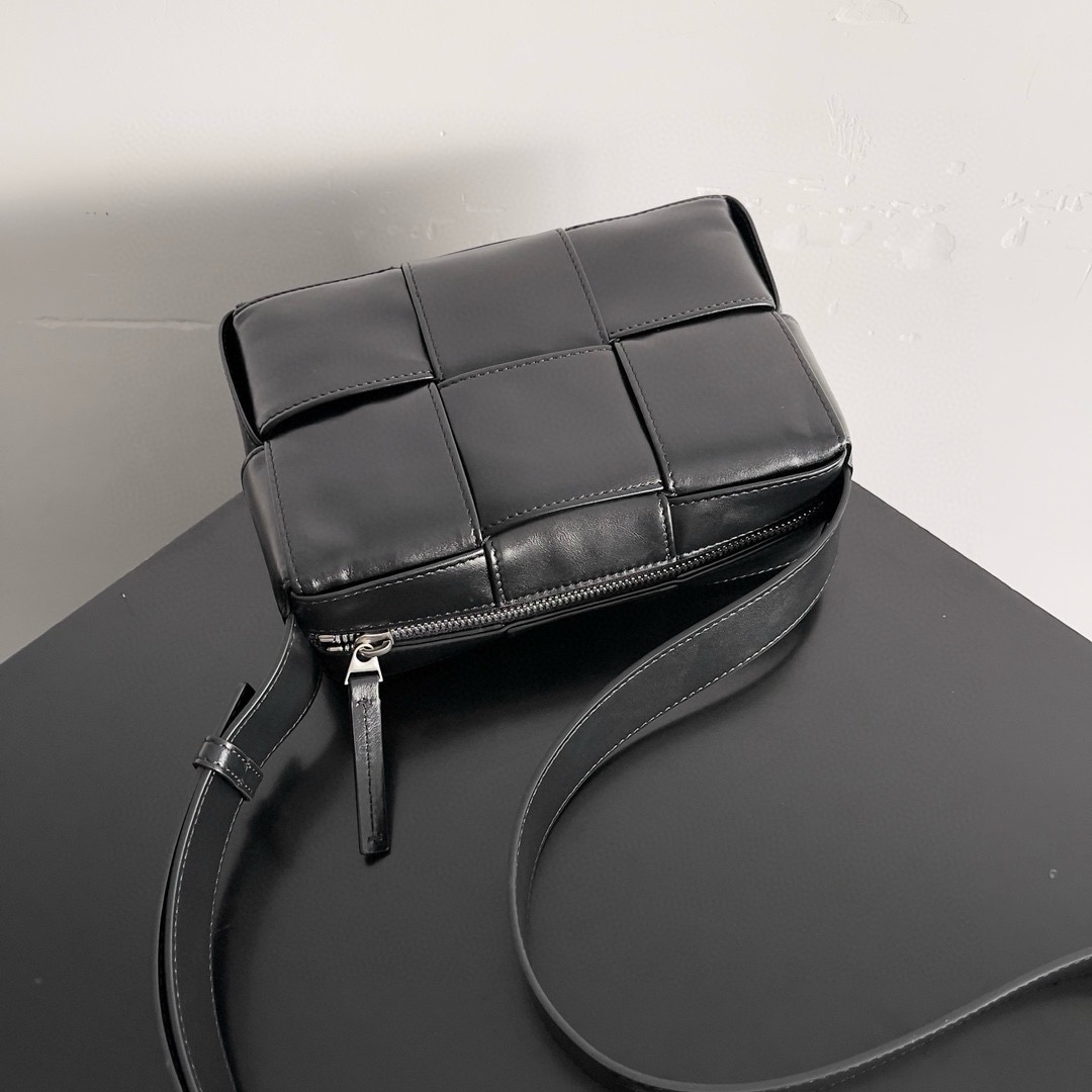 Bottega Veneta men's black leather woven Arco small camera bag