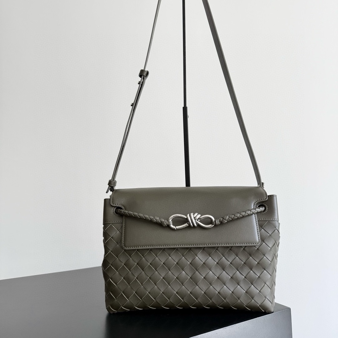 Bottega Veneta Andiamo woven grained cowhide shoulder bag