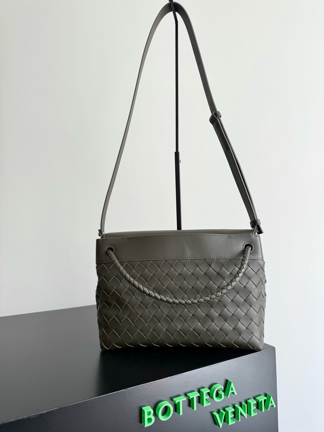 Bottega Veneta Andiamo woven grained cowhide shoulder bag