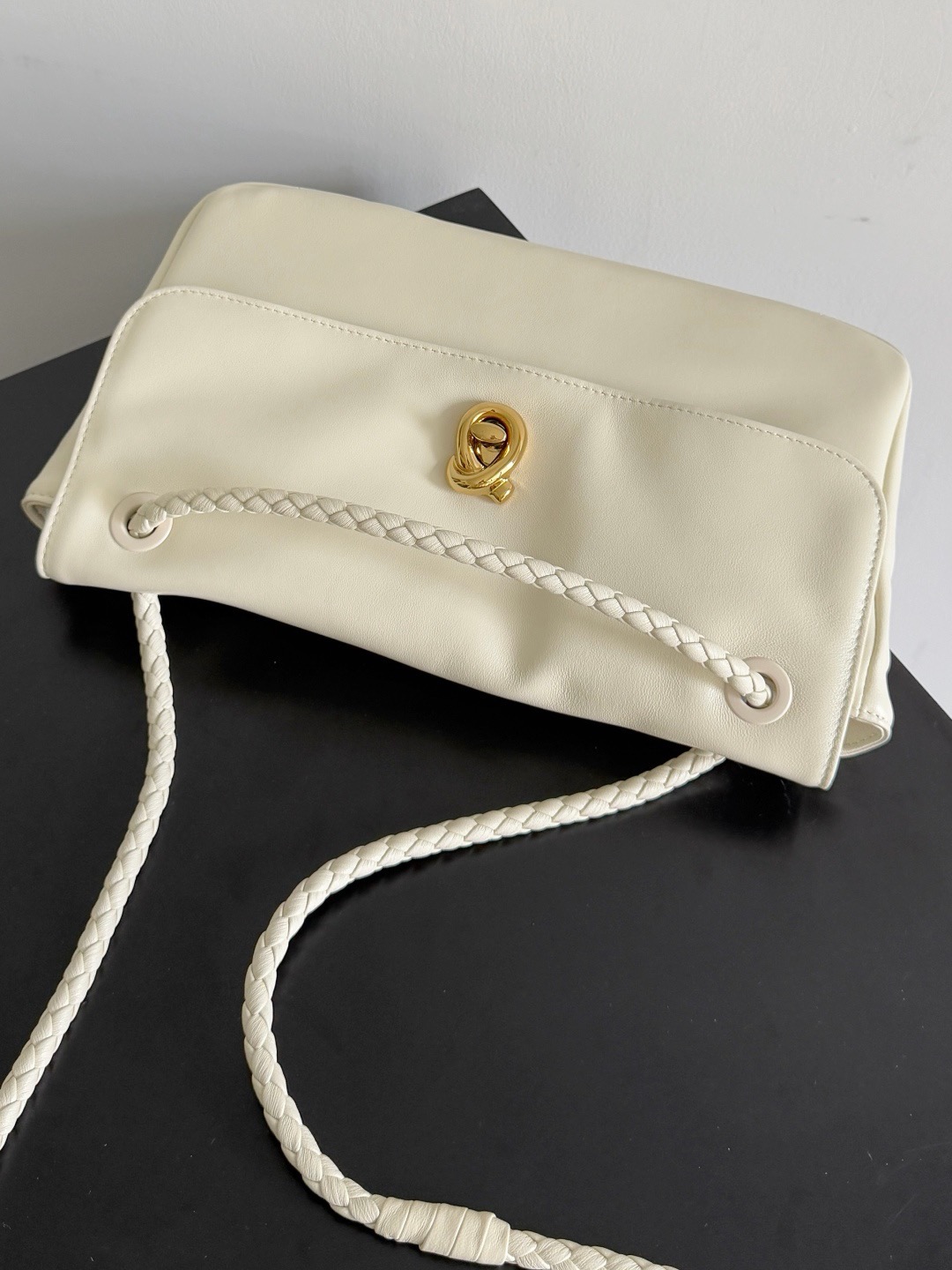 Bottega Veneta off white Madison cowhide shoulder bag