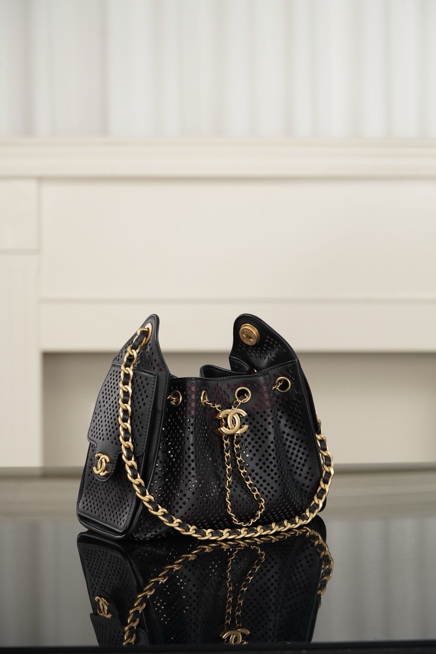 Chanel 26SS black gold perforated mesh 25 bag mini shoulder bag