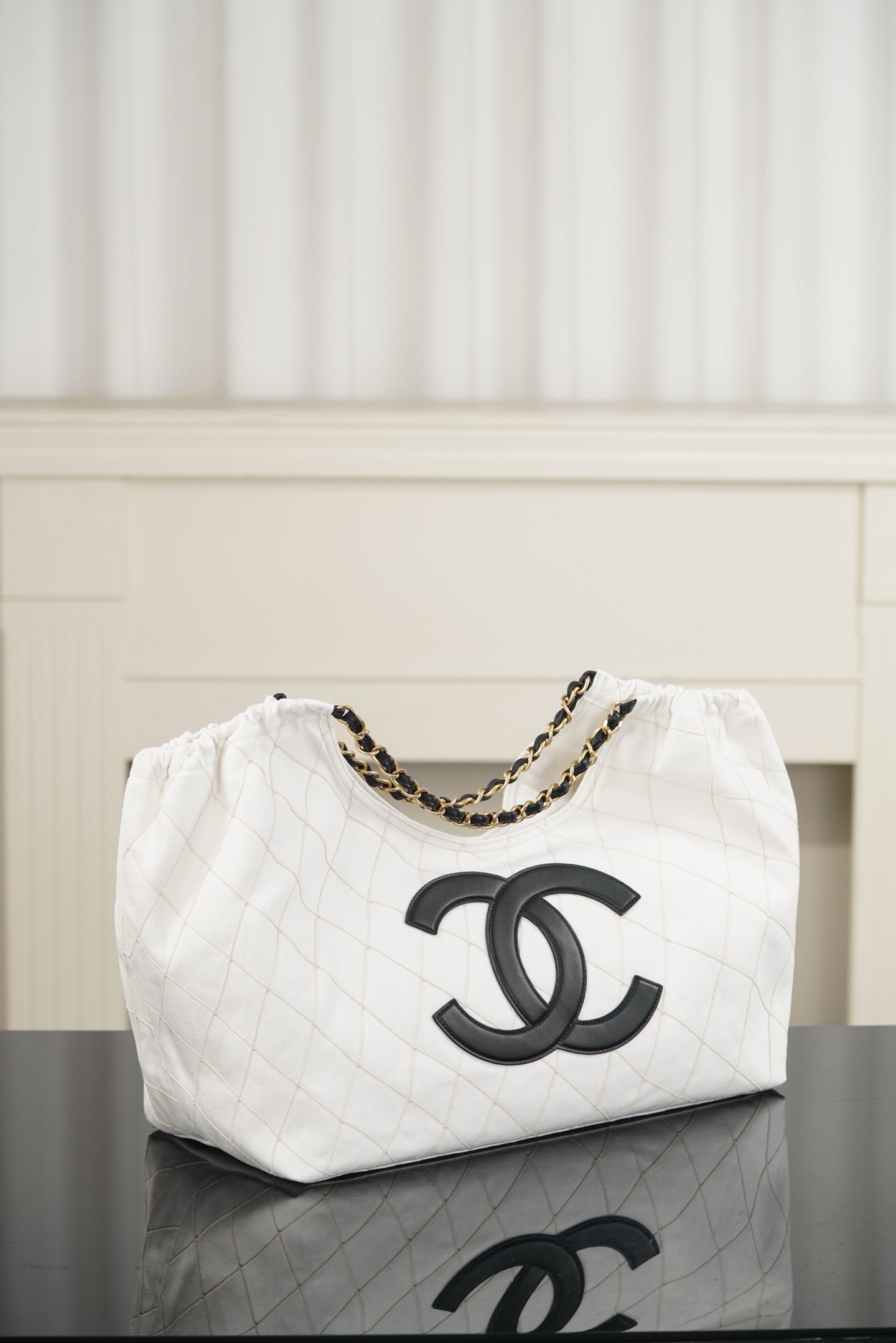 Chanel 26M Coco Beach white quilted canvas tote bag