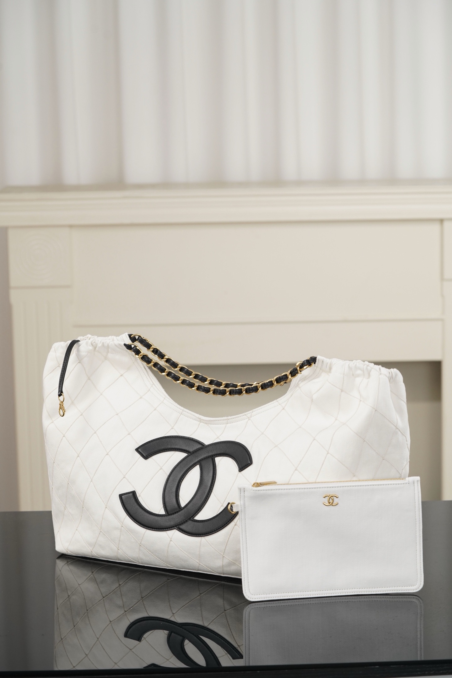 Chanel 26M Coco Beach white quilted canvas tote bag